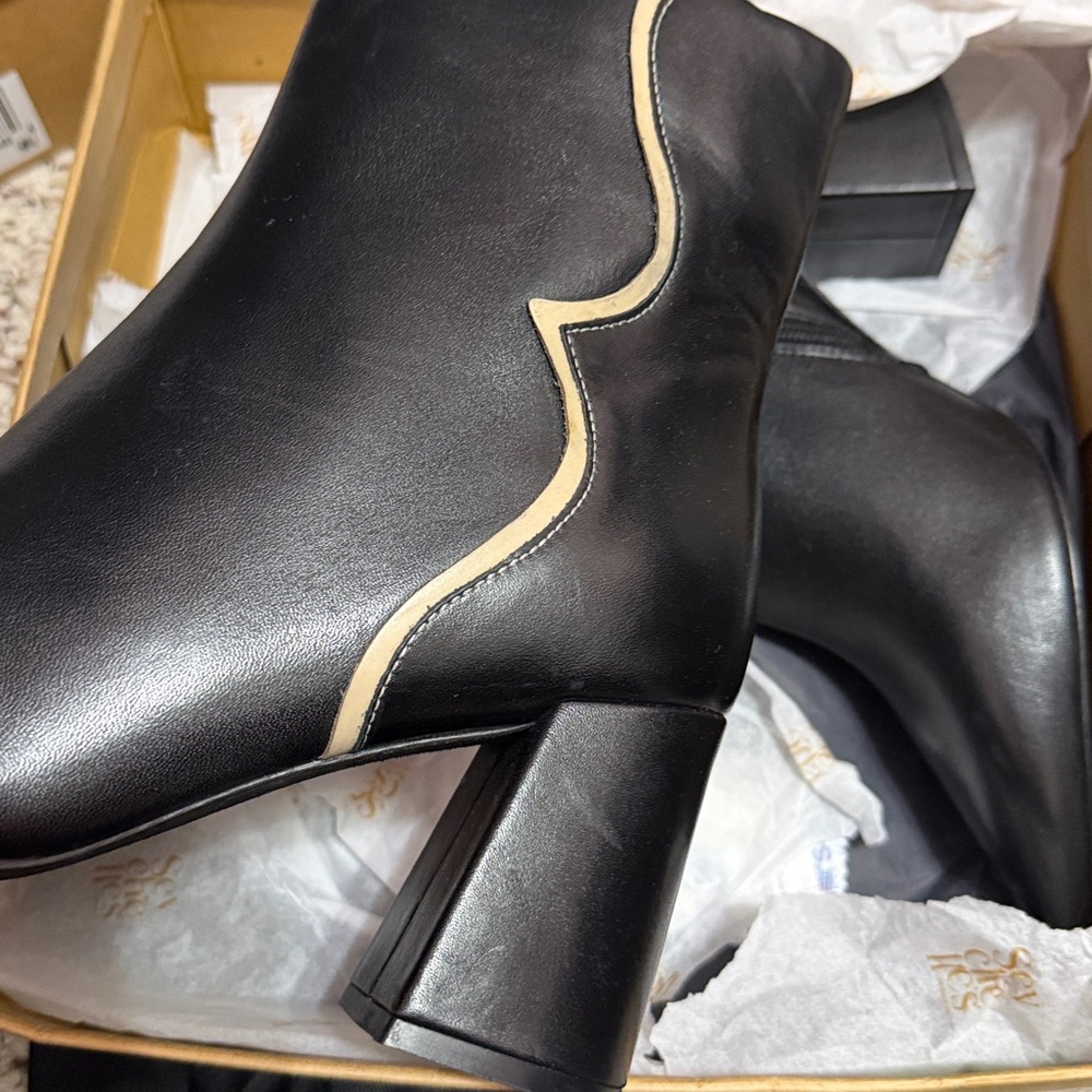 Seychelles Women's Broken Promises Ankle Boot Black. Size 10 - Picture 5 of 5